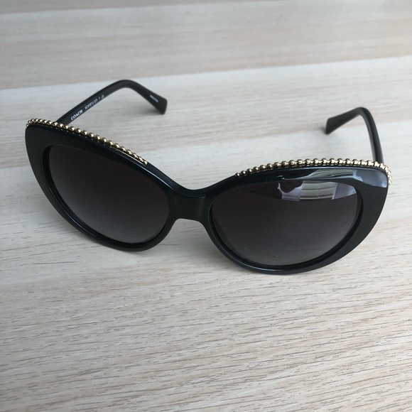 Women’s Coach sunglasses. - Picture 2 of 5
